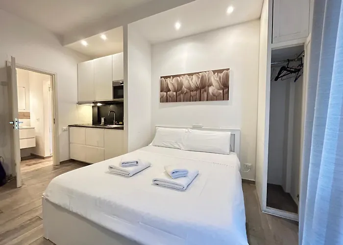 Cdm By Florencehospitality Com Apartman Firenze